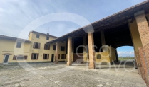 Cascine, rustici e terreni in vendita a Urago d'Oglio