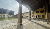Cascine, rustici e terreni in vendita a Urago d'Oglio