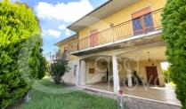 Ville, villette e bifamigliari in vendita a Rovato