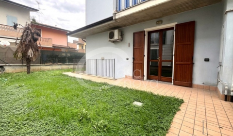 Appartamento in vendita a Urago d'Oglio