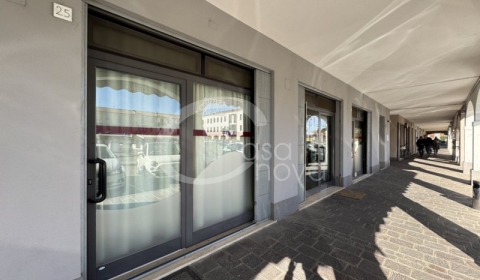 Negozi, uffici e licenze in vendita a Comezzano-Cizzago