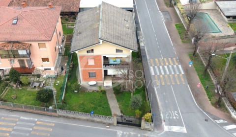 Ville, villette e bifamigliari in vendita a Castelcovati