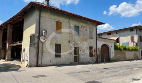 Cascine, rustici e terreni in vendita a Pompiano