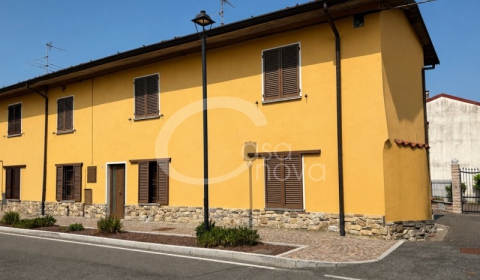 Cascine, rustici e terreni in vendita a Erbusco
